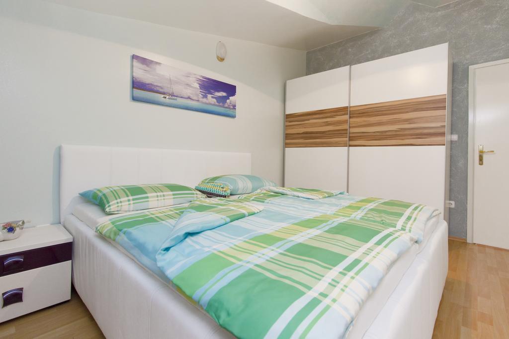 Apartments Maky & Dino Vodice Quarto foto