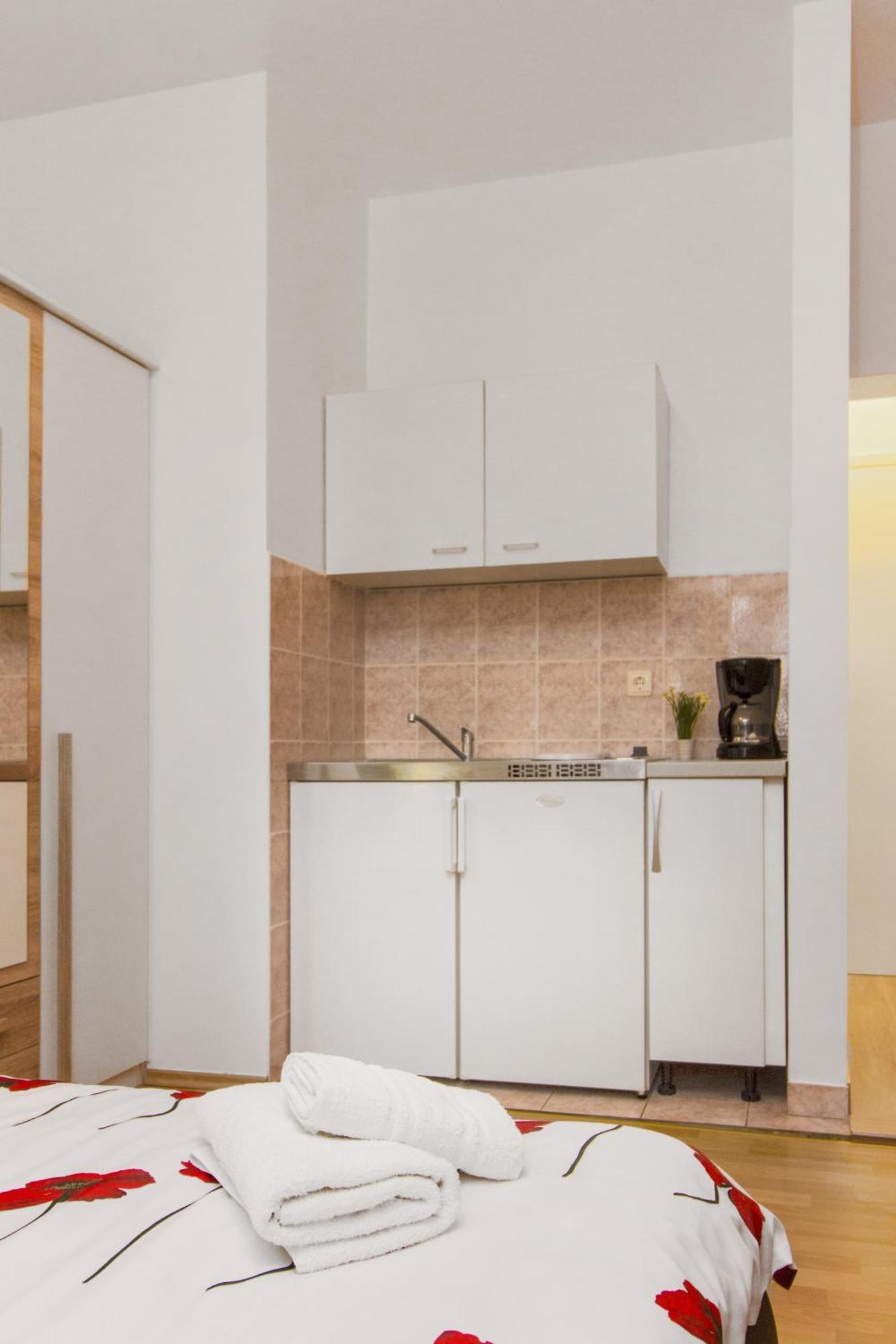 Apartments Maky & Dino Vodice Quarto foto